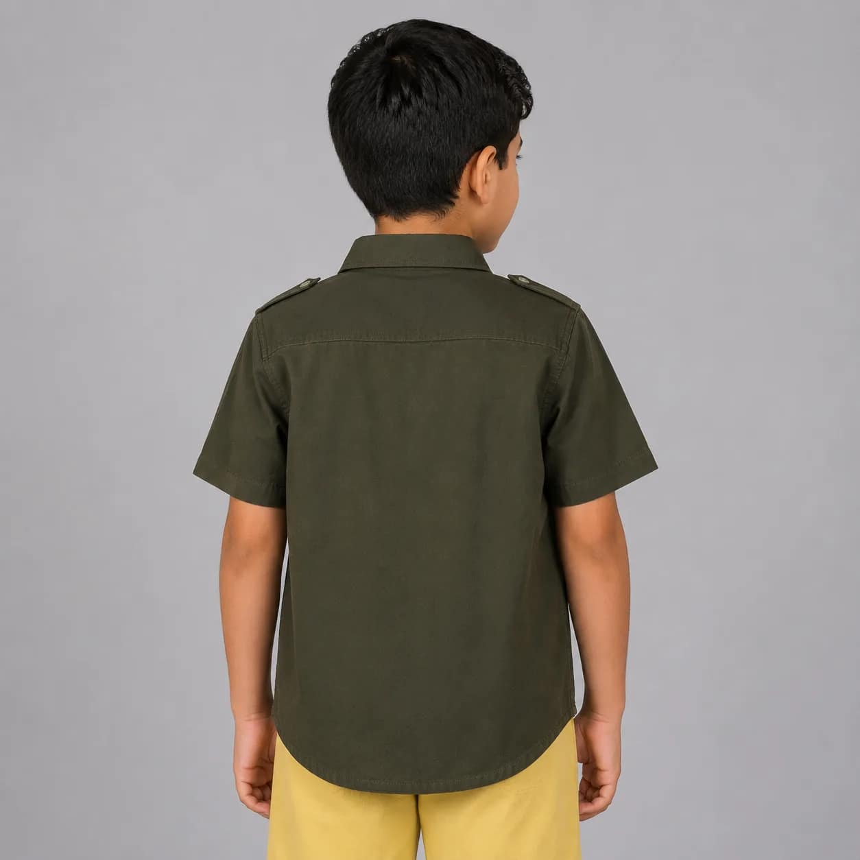 chemise kaki1 قميص كاكي للأولاد بأكمام طويلة، خامة قطنية ناعمة، زر إغلاق أمامي، مثالي للمدرسة والمناسبات اليومية