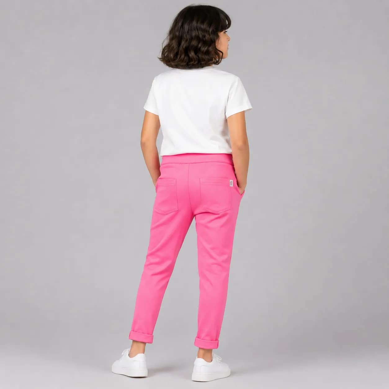 Pantalon rose fille confortable et stylé, coupe moderne, tissu doux, idéal pour tenues décontractées enfants