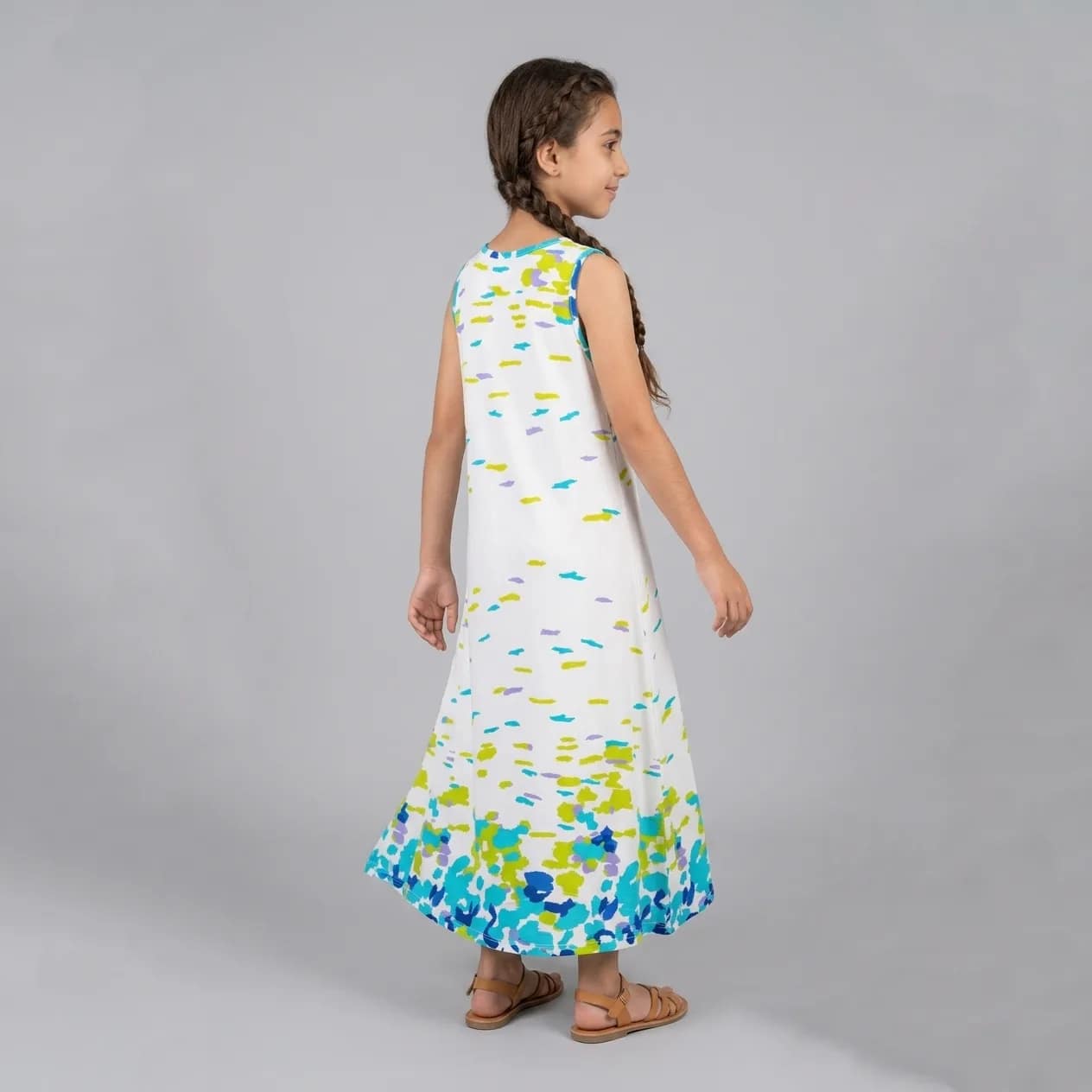 robe blanche multicouleurs 131 فستان بنت بنمط ملون avec motifs vibrants et coupe élégante, idéal pour occasions spéciales