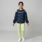 chemise bleumarin fleuri pantalon pistache