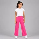 Pantalon enfant rose confortable et stylé pour fille, coupe moderne, tissu doux et élastique, idéal pour toutes saisons.