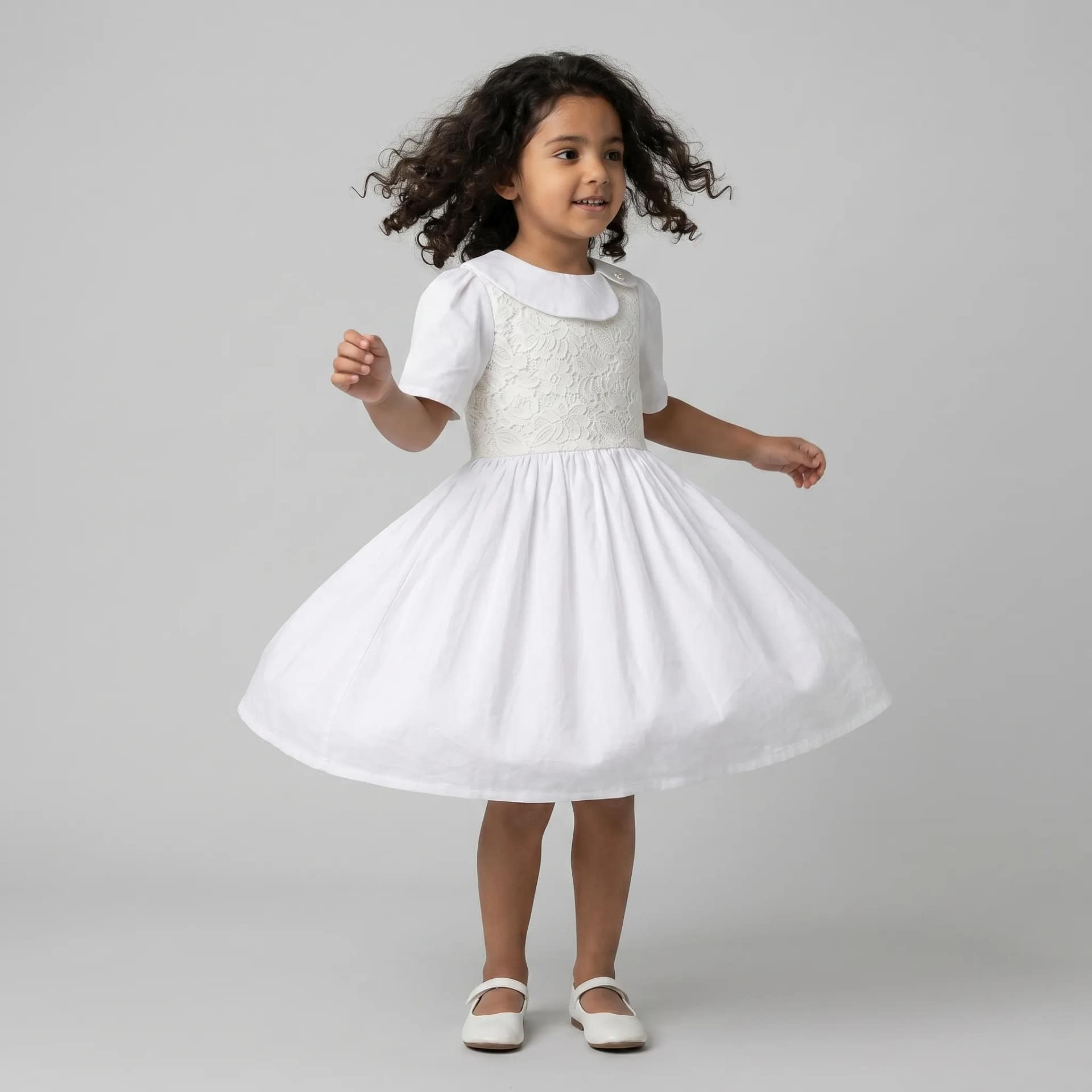 فستان فتاة أبيض مع ياقة كلودين مطرزة، élégant pour occasions spéciales