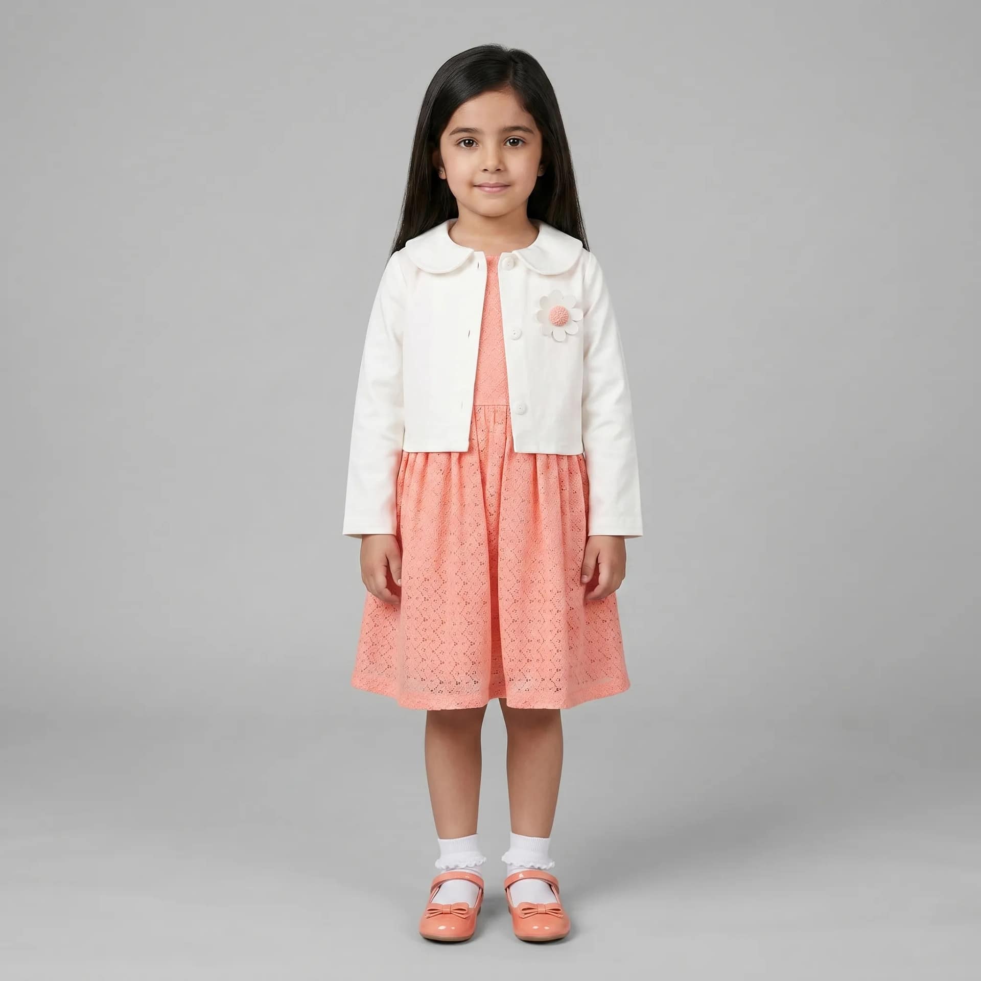 robe saumon3 Robe fille élégante avec cardigan blanc, ensemble chic pour occasions spéciales, détails raffinés et coupe parfaite